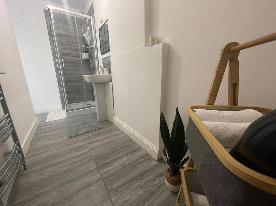 Lovely 2 Bed On Tower Bridge Лондон Экстерьер фото