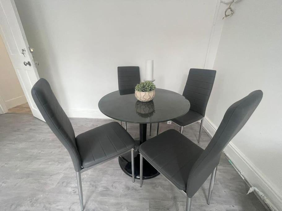 Lovely 2 Bed On Tower Bridge Лондон Экстерьер фото