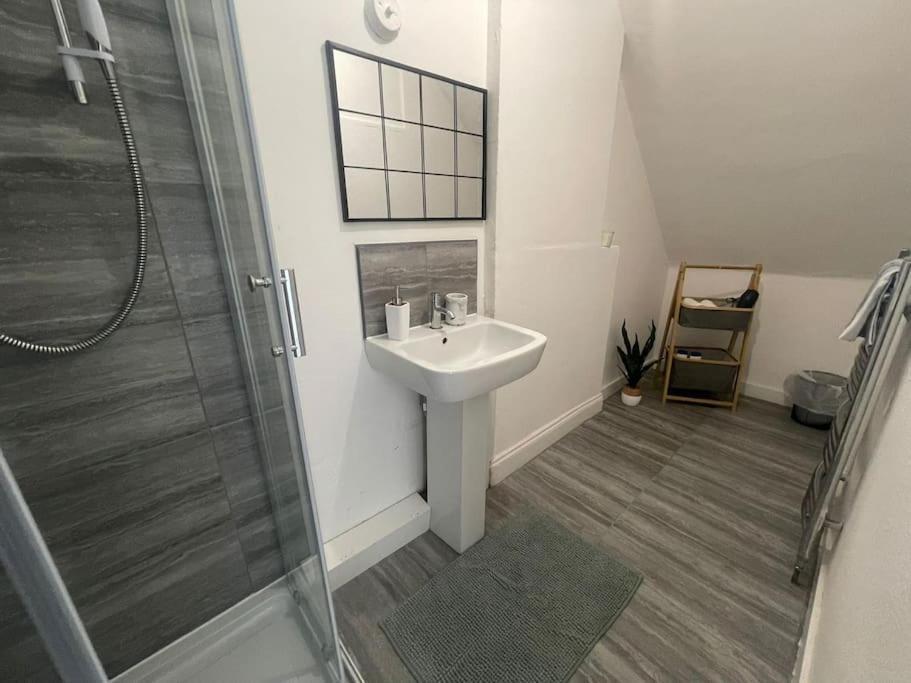 Lovely 2 Bed On Tower Bridge Лондон Экстерьер фото